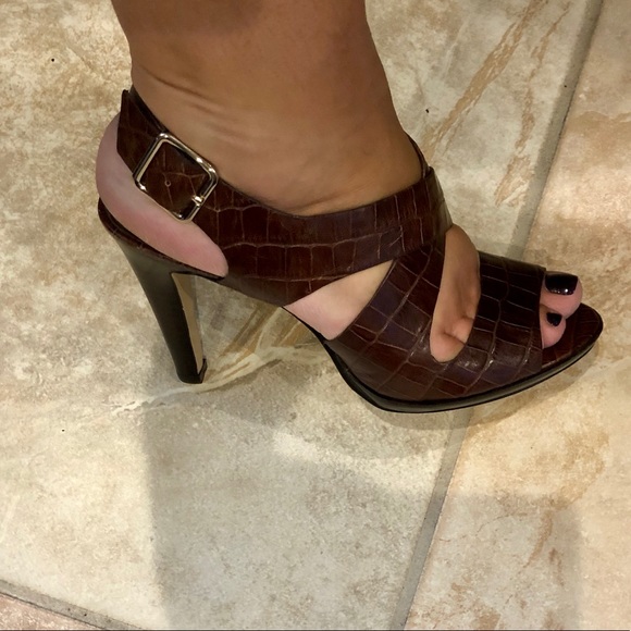 BRAND NEW GORGEOUS BANDOLINO HEELS, SIZE 9.5 - Picture 4 of 8